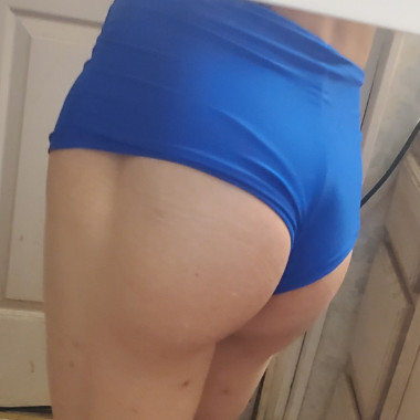 Luv2DressnFuck