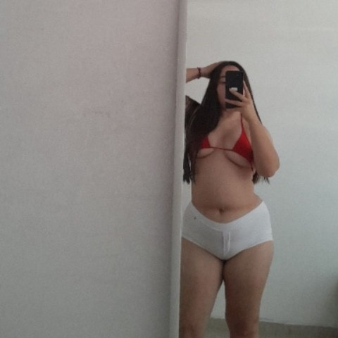 ComfyLeila_08