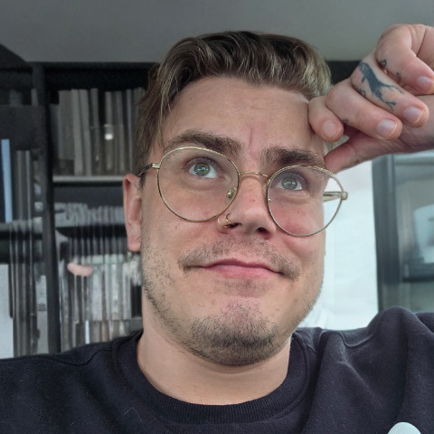 BlondeGuy08