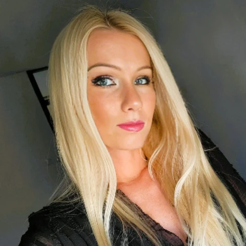 Virgin_Blonde_Sara