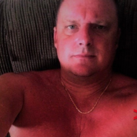 Chaslooking4
