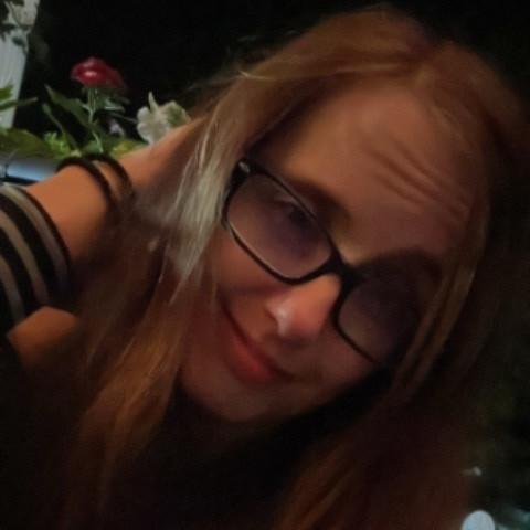 SluttySisEmma