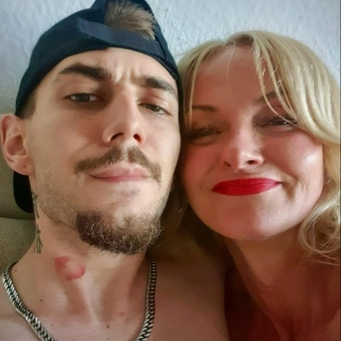 YoungandsexyMilfxxl