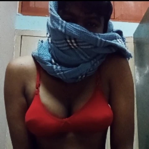 Regina_white