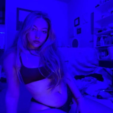 Curvyteen_Kourt