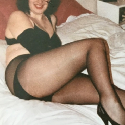 lisablacknylons