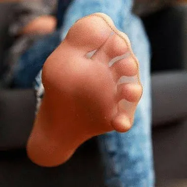 BBC4whtfeet