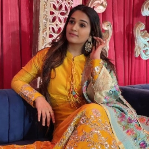 Hot_Richa17
