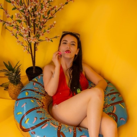 Aria_Bonnet