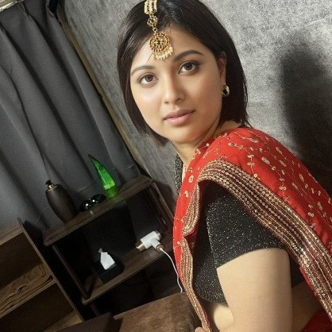 DesiAdhiraa
