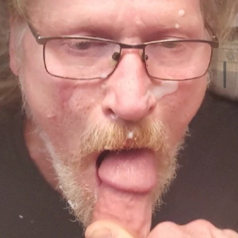 Horneymalelooking