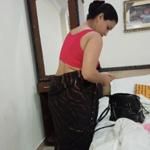 Sexy-Nisha