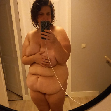 bbw-bellylover