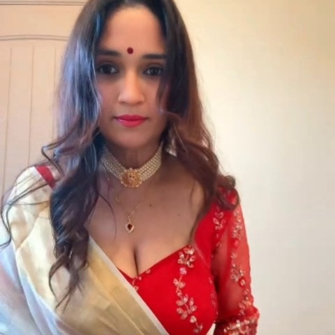 Hot_Richa17