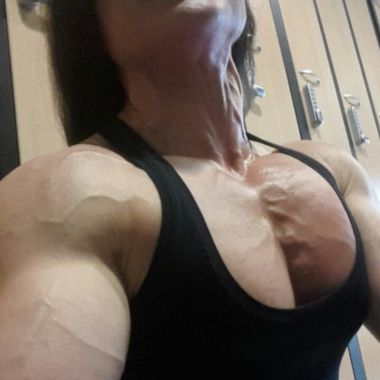 GirlMuscleFan