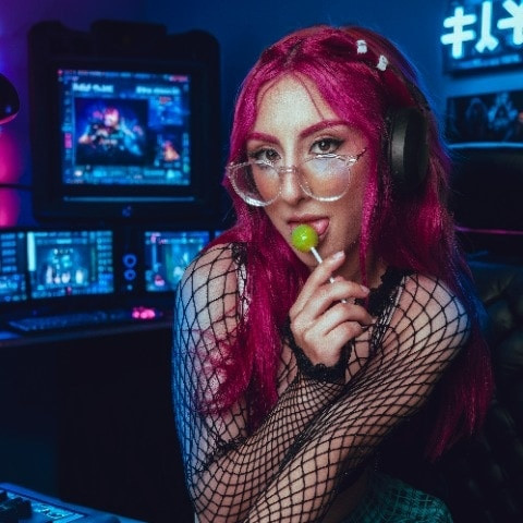 AlicePinks