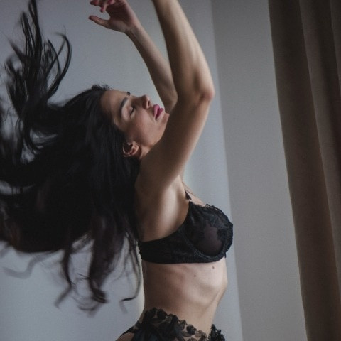 silicone_brunette