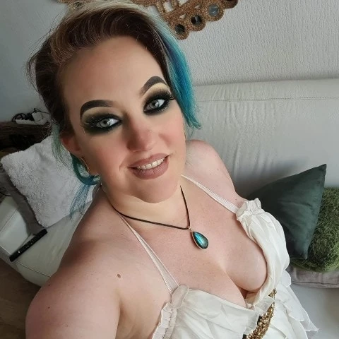 Amy_Leaf