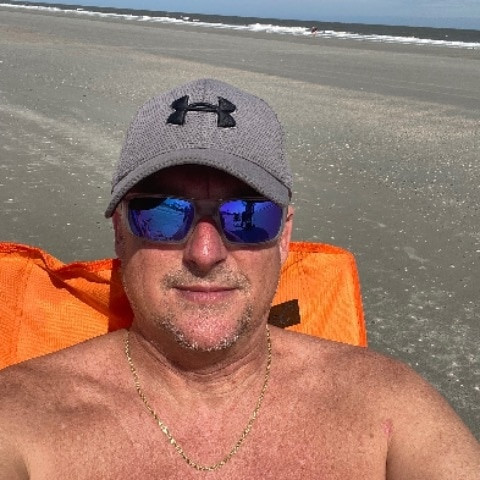 Chaslooking4