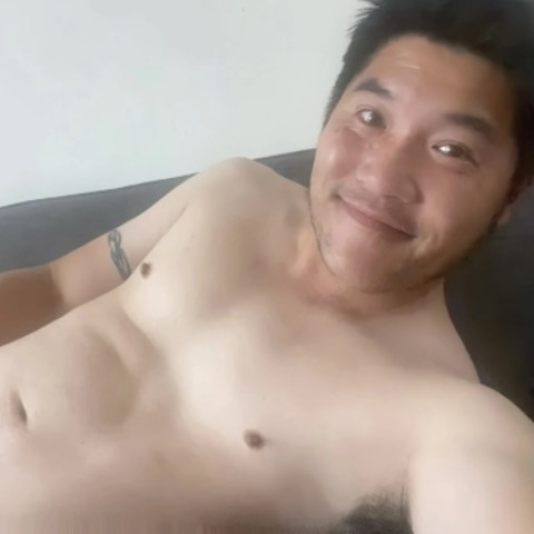 Asianlikesbigdick
