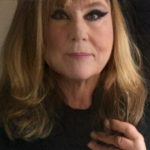 LOUISE_NYLONTEASE