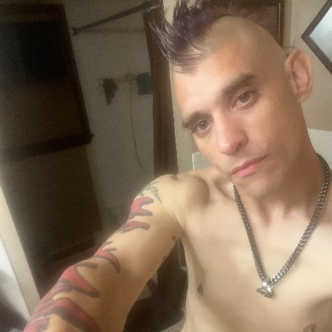 sluttyBiDude