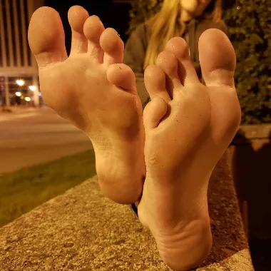 Kaylynsbarefeet