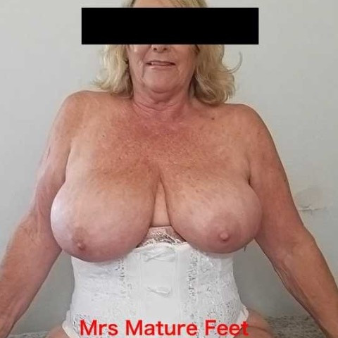 LovelyMatureFeet