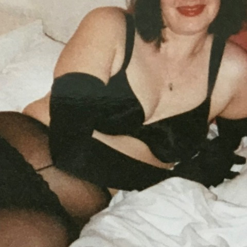 lisablacknylons