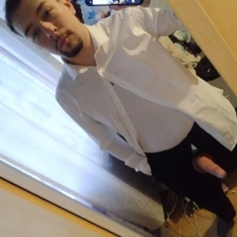 Milf_boy24