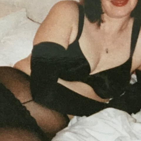 lisablacknylons