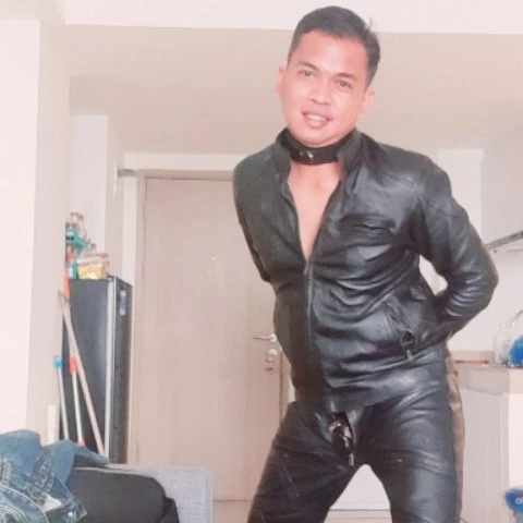 leather_gay_bondage