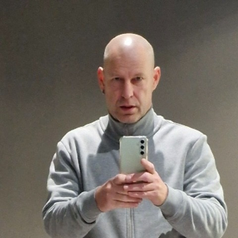 IW77