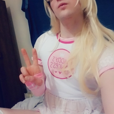 sissywhiteboi545